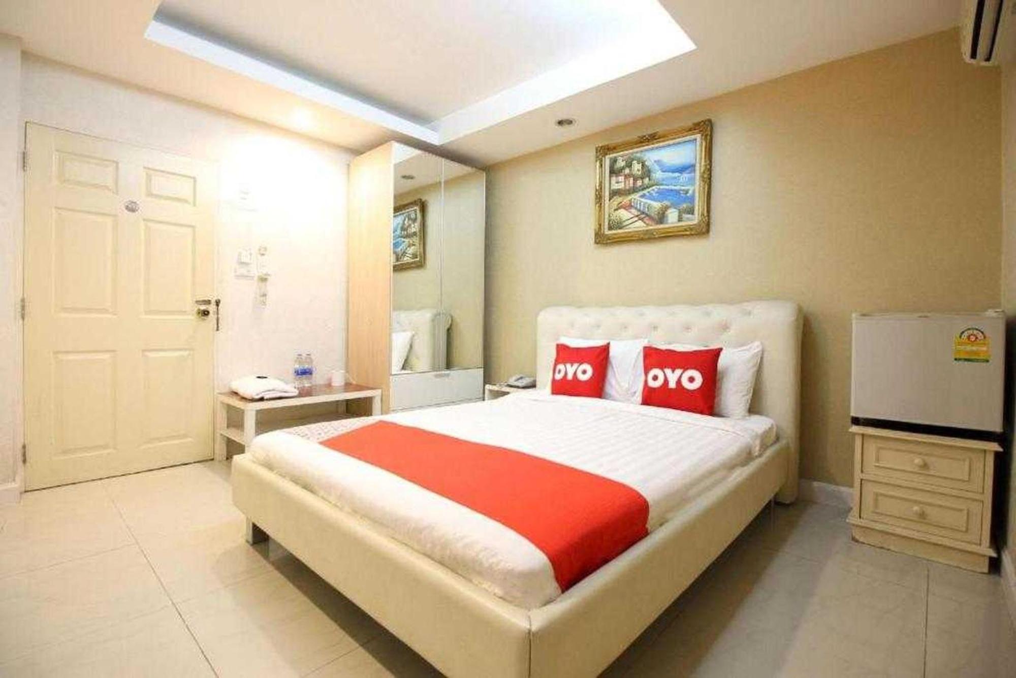 Oyo Diamond Silom Hotel 3*