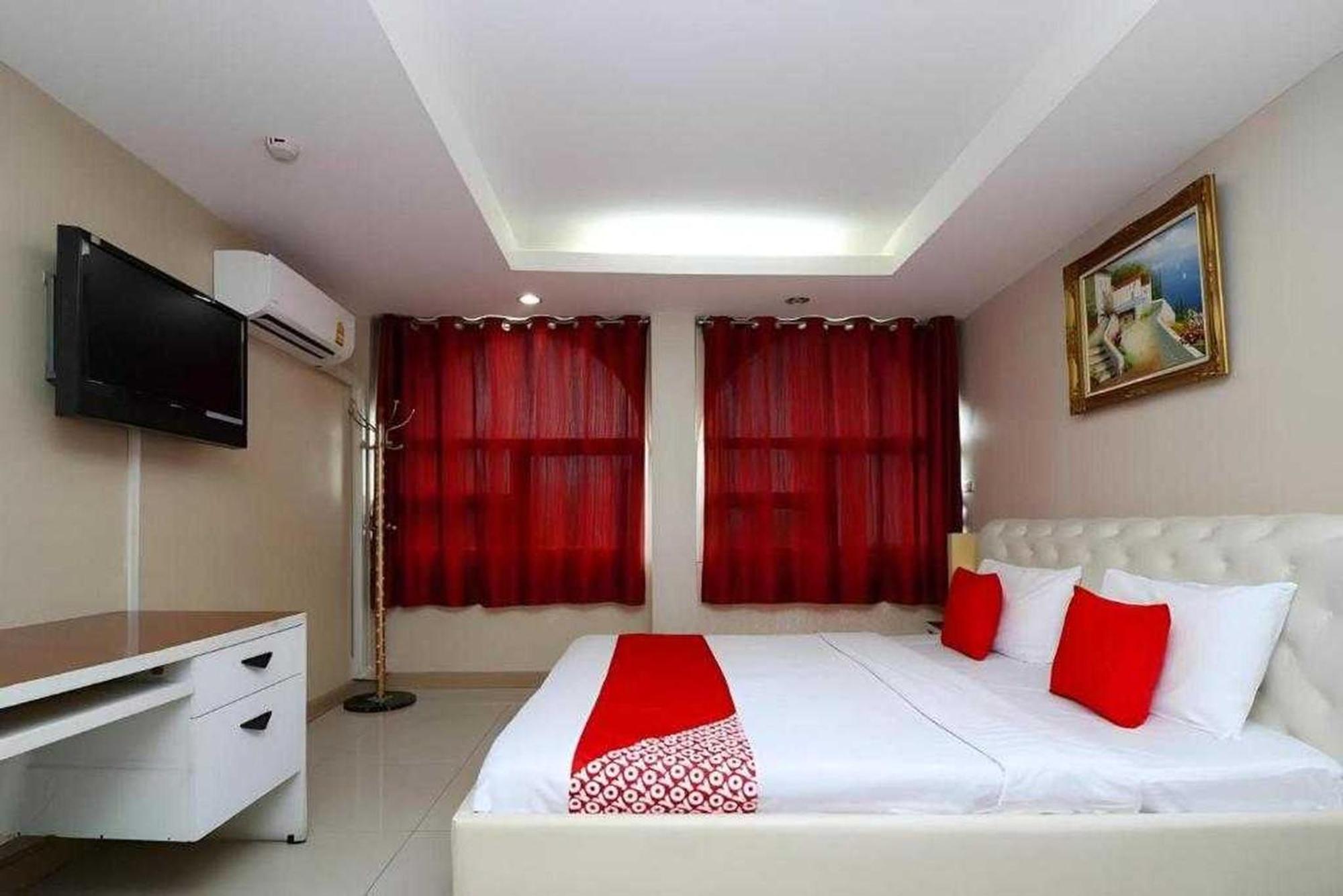 Oyo Diamond Silom